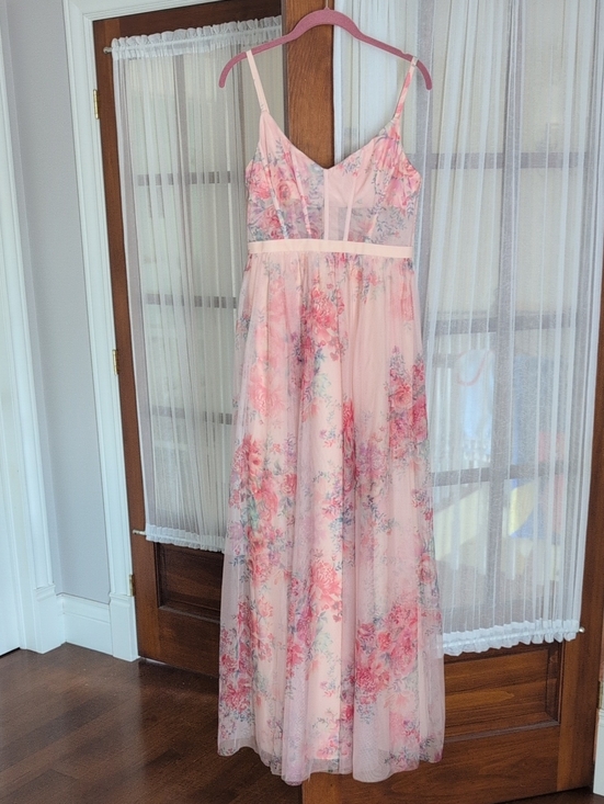 BCBGMaxAzria Dresses & Skirts - BCBGMaxAzria Blush Pink Floral Dress